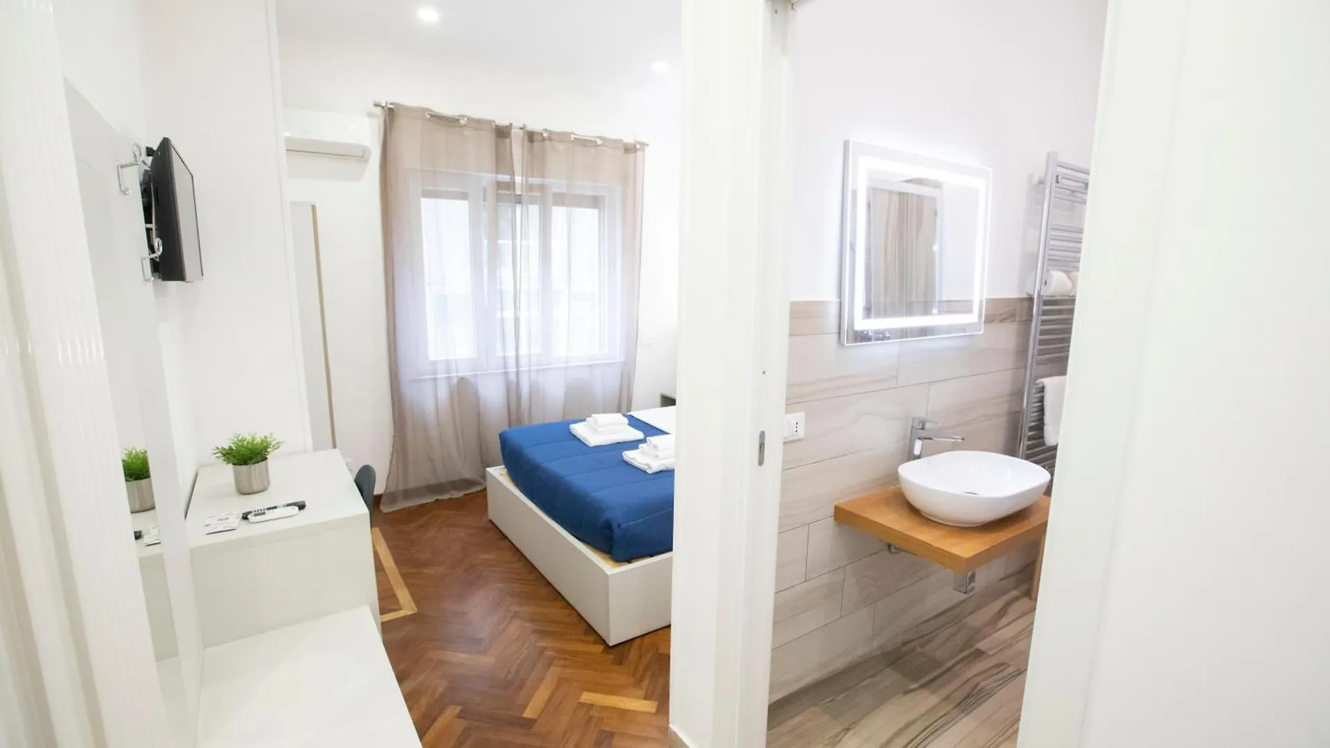 Hall Inn B&B In Neapol 2*,